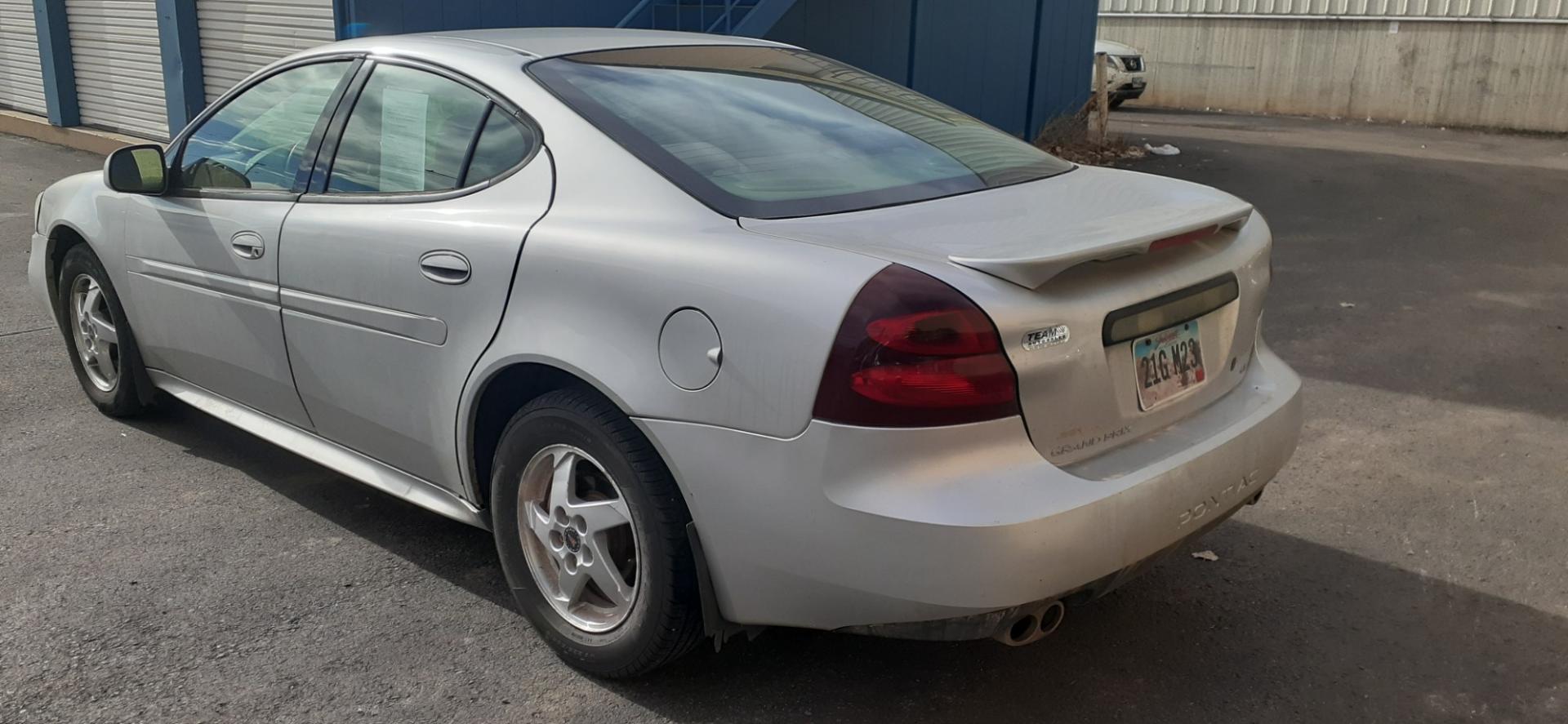 2004 Pontiac Grand Prix (2G2WP522541) with an V6, 3.8L engine, located at 2015 Cambell Street, Rapid City, SD, 57701, (605) 342-8326, 44.066433, -103.191772 - CARFAX AVAILABLE - Photo#2